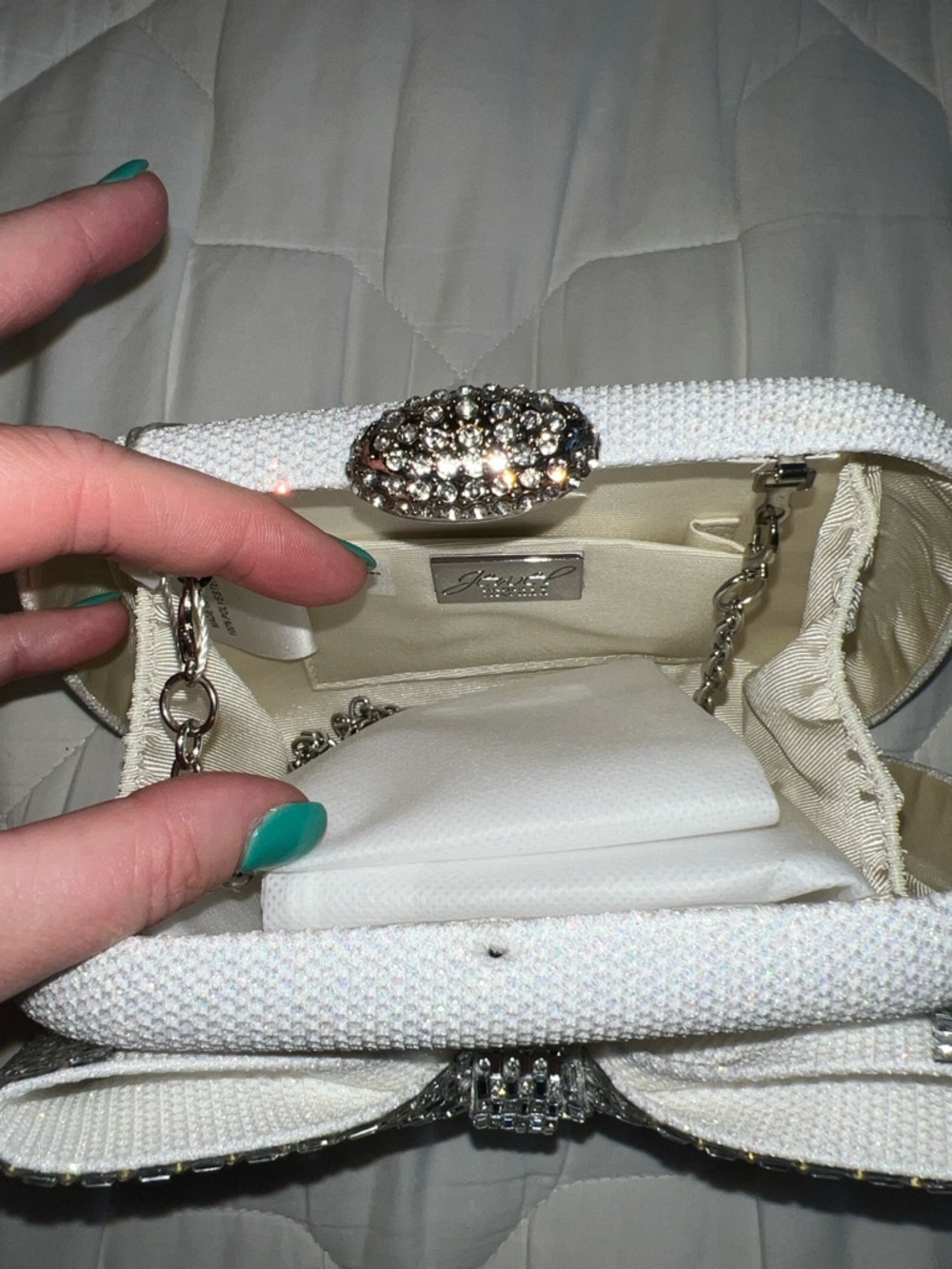 Jewel Badgley Mischka Silver Crystal Bow Minaudiere - Picture 7 of 7